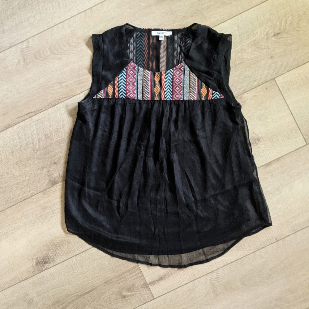 Sleeveless Women's Junior's Top